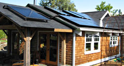 impianto solare termico installato sul tetto